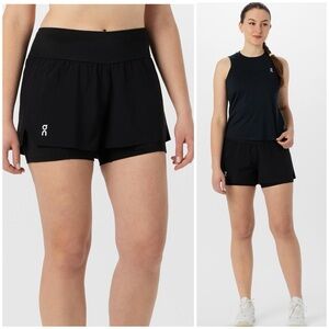 ON RUNNING Women's Court 2 in 1 Short, Black, Size Extra Large
